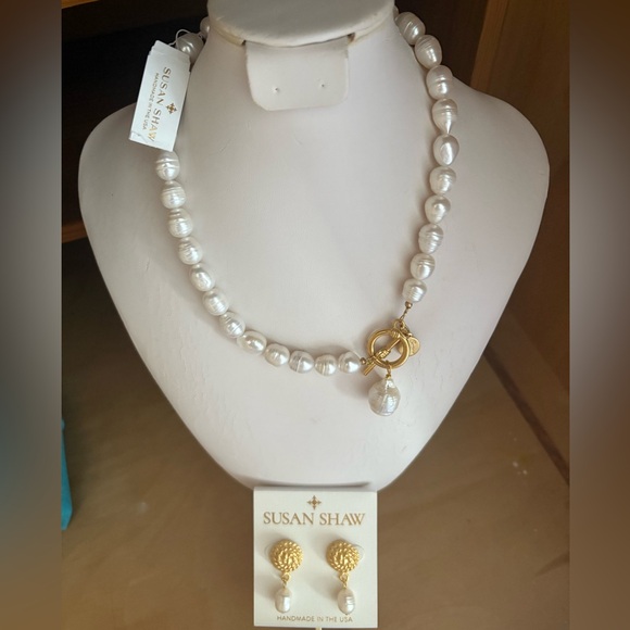 Susan Shaw White Pearl Necklace with Gold Accents & Earrings Set NWT - Picture 3 of 4